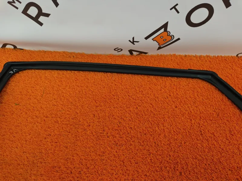 Уплотнитель стекла двери