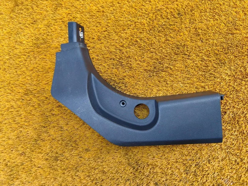 Накладка на порог салона