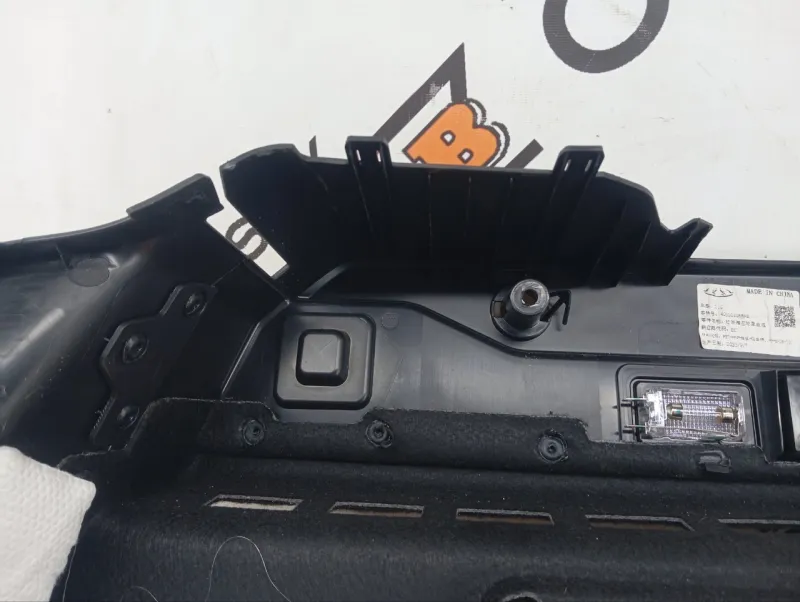 Обшивка багажника