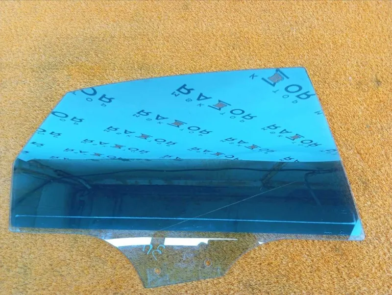 Стекло двери