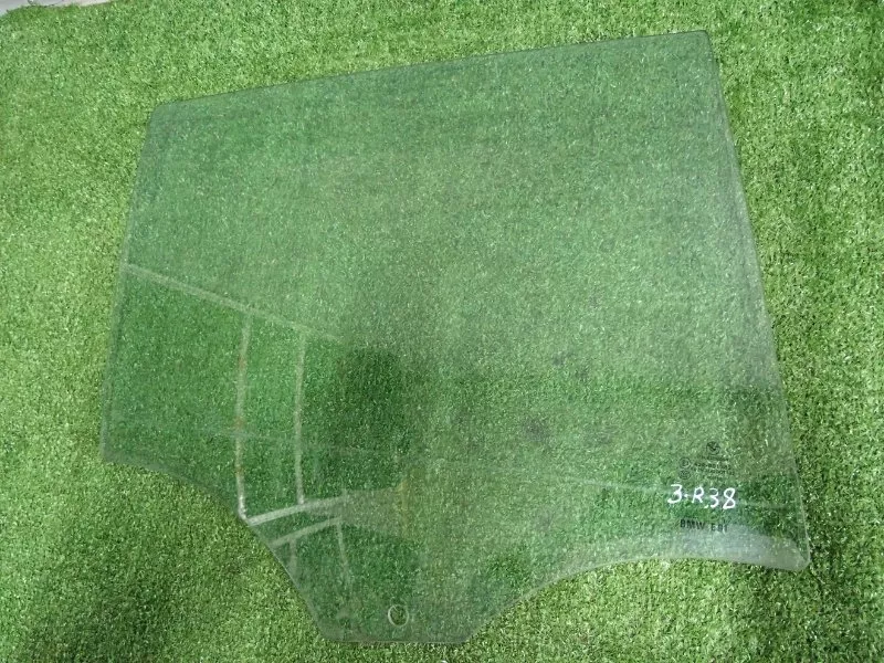 Стекло двери BMW 3-Series 2007 51347060268 E91, заднее правое