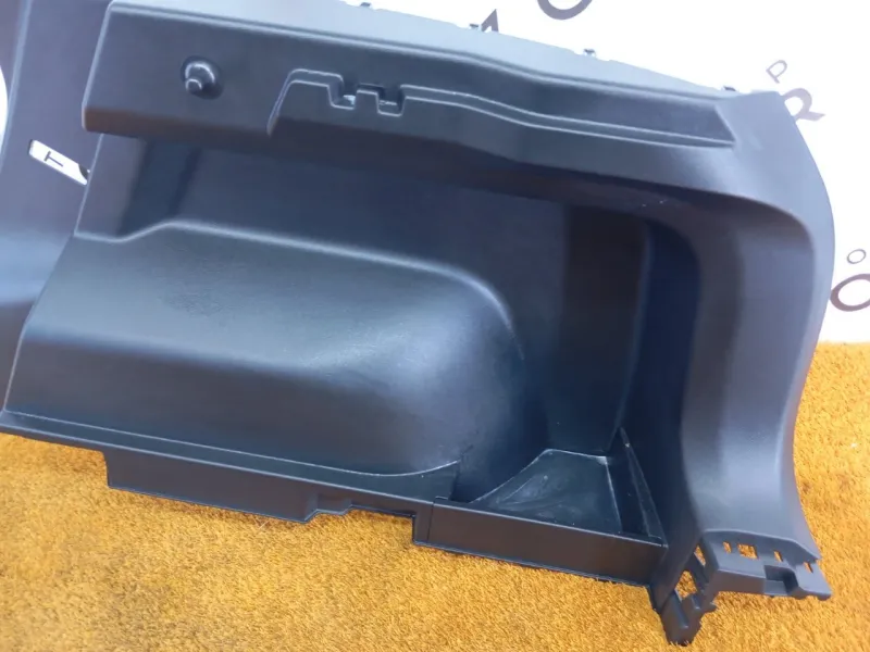 Обшивка багажника