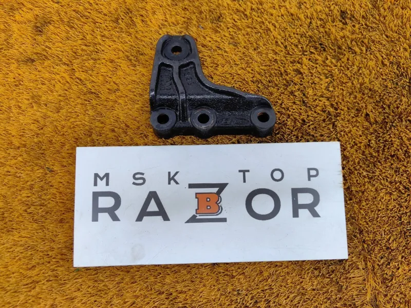 Кронштейн опоры двигателя