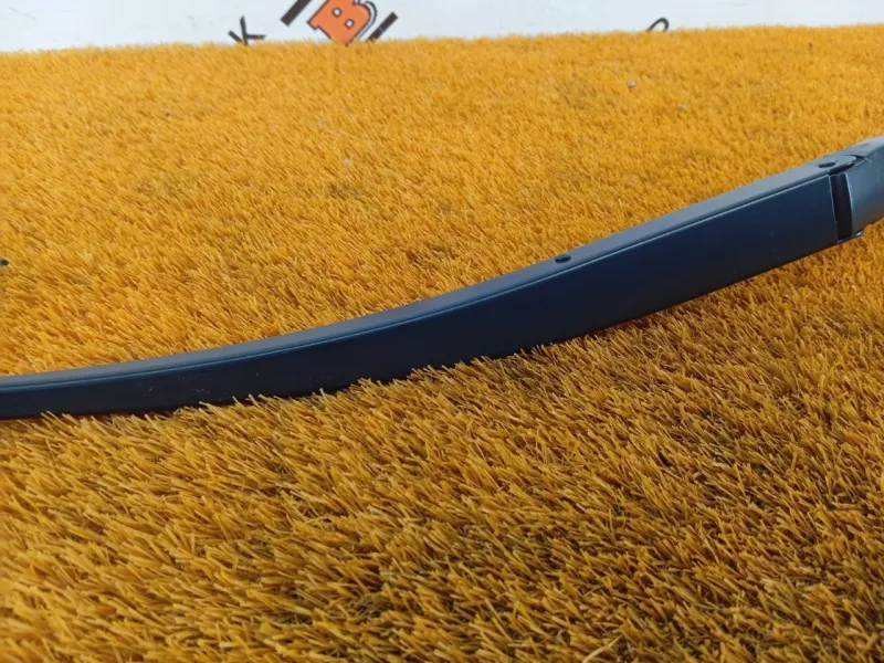 поводок стеклоочистителя