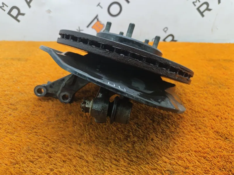 Кулак поворотный