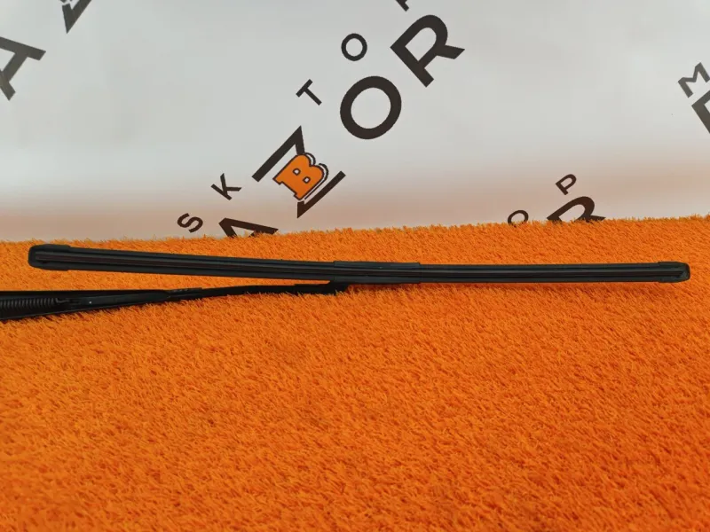 поводок стеклоочистителя