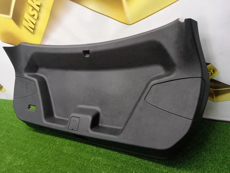 Обшивка багажника