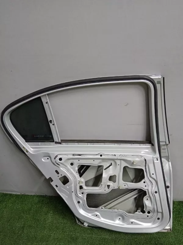 Дверь BMW 3-Series 2006 41007203647 E90, задняя левая