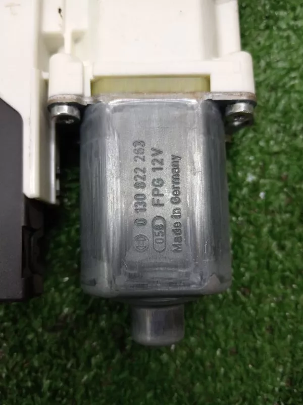 Стеклоподъемник Audi A3 2006 8P4839462B 8P, задний правый