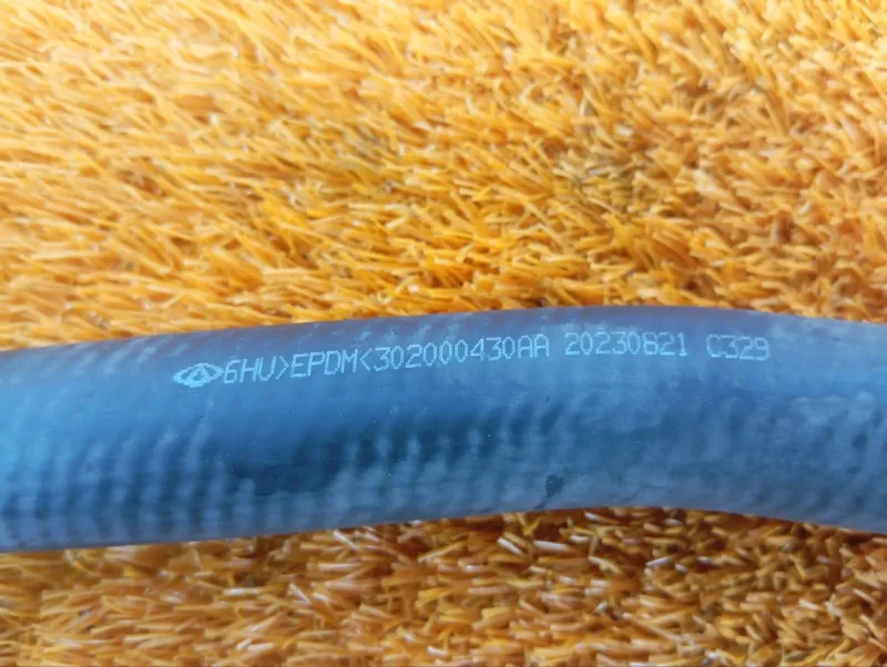 Патрубок радиатора