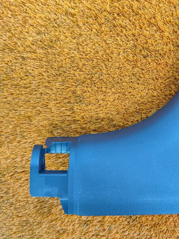 Обшивка центральной стойки