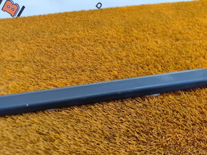 Молдинг стекла