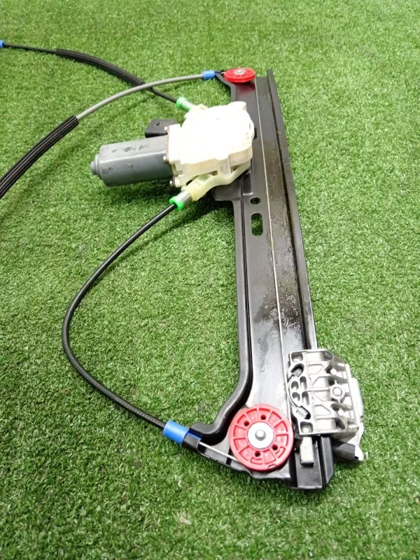 Стеклоподъемник BMW 5-Series 2004 51337184384 E60/E61, передний правый