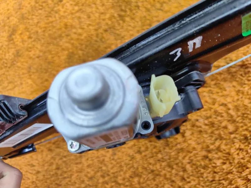 Стеклоподъемник