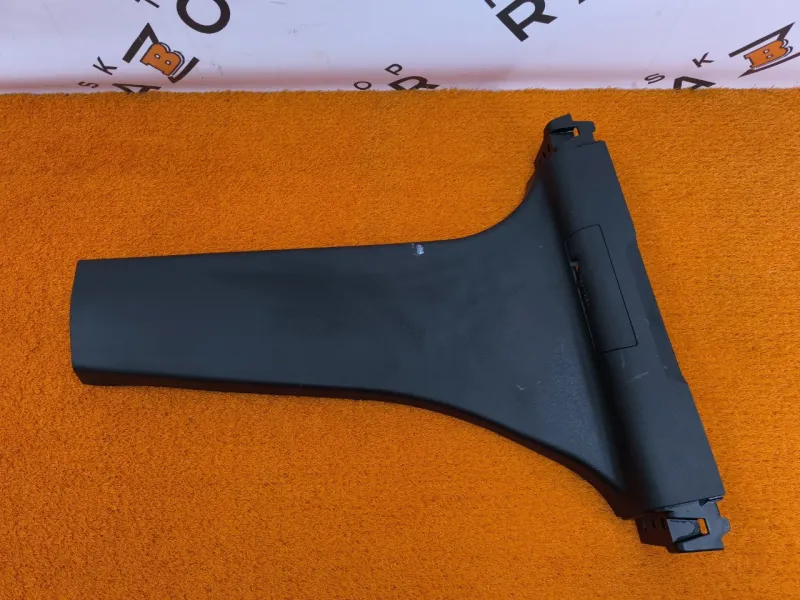 Обшивка центральной стойки