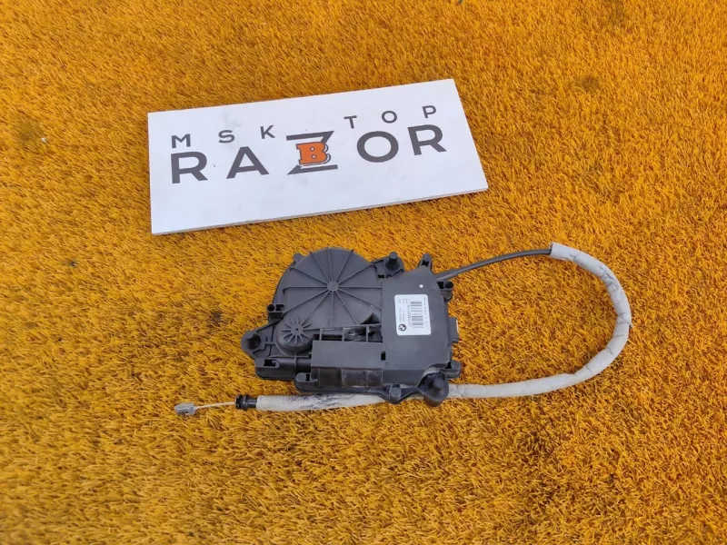 Доводчик двери багажника