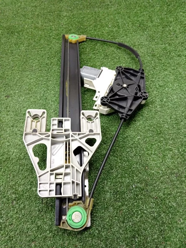 Стеклоподъемник Audi A4 2008 8K0839462A B8, задний правый