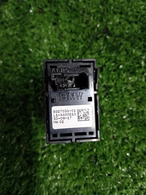 Кнопка стеклоподъемника