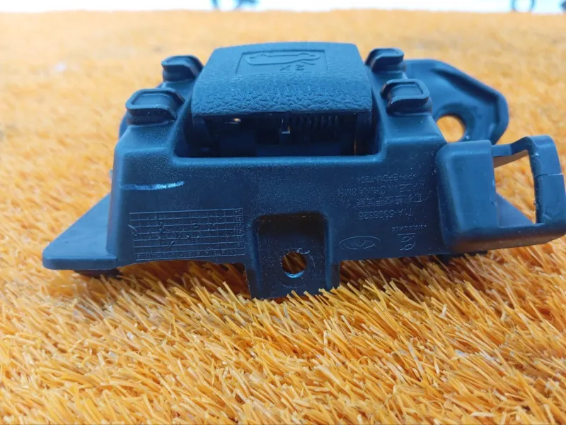 Ручка открывания капота