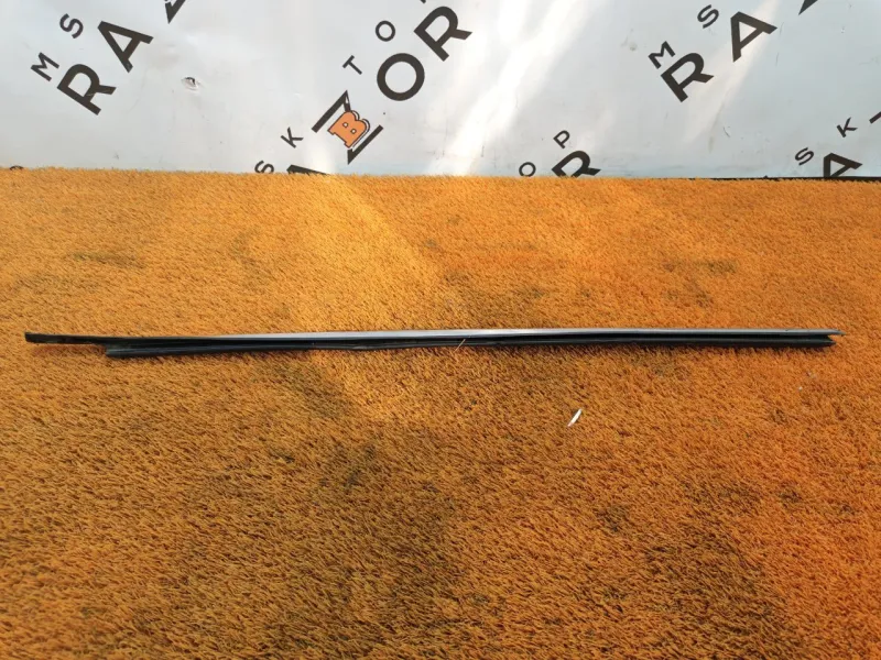 Молдинг стекла