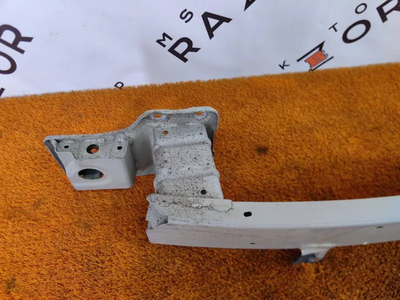 Усилитель бампера