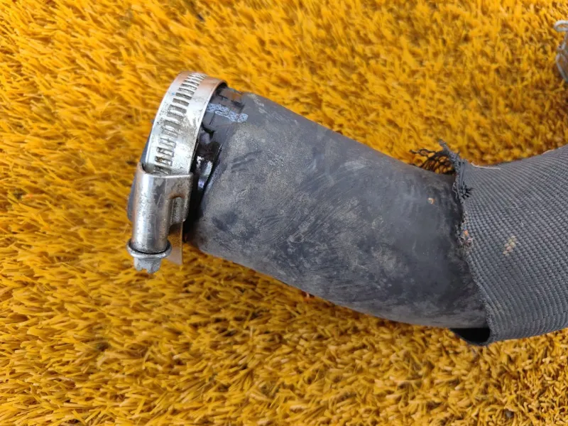 Патрубок интеркулера