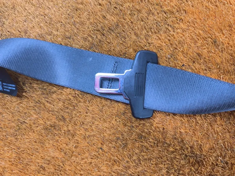 Ремень безопасности