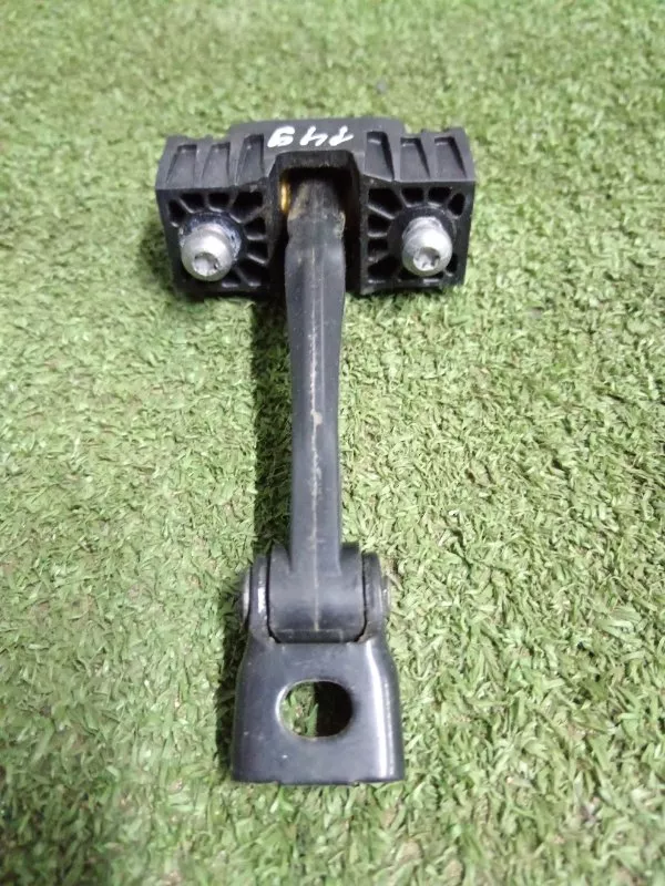 Ограничитель двери BMW 1-Series 2008 51217176809 E87, передний левый