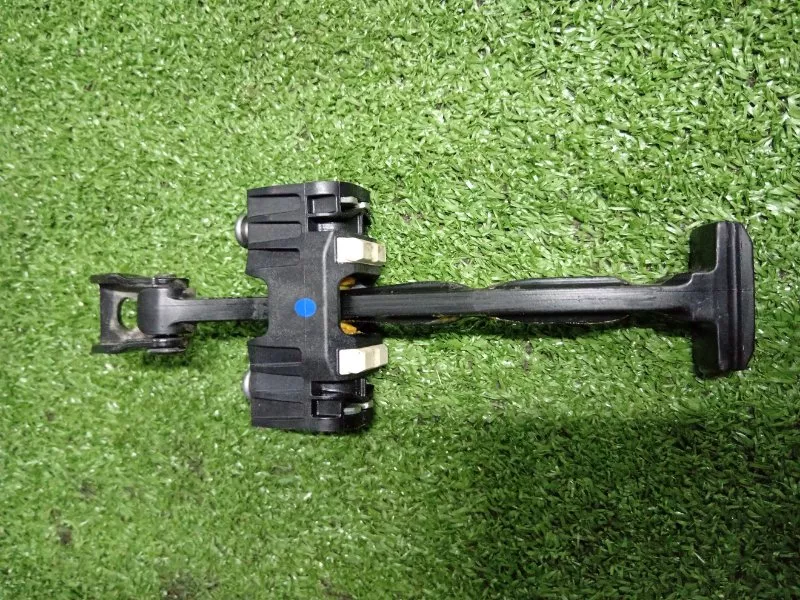 Ограничитель двери