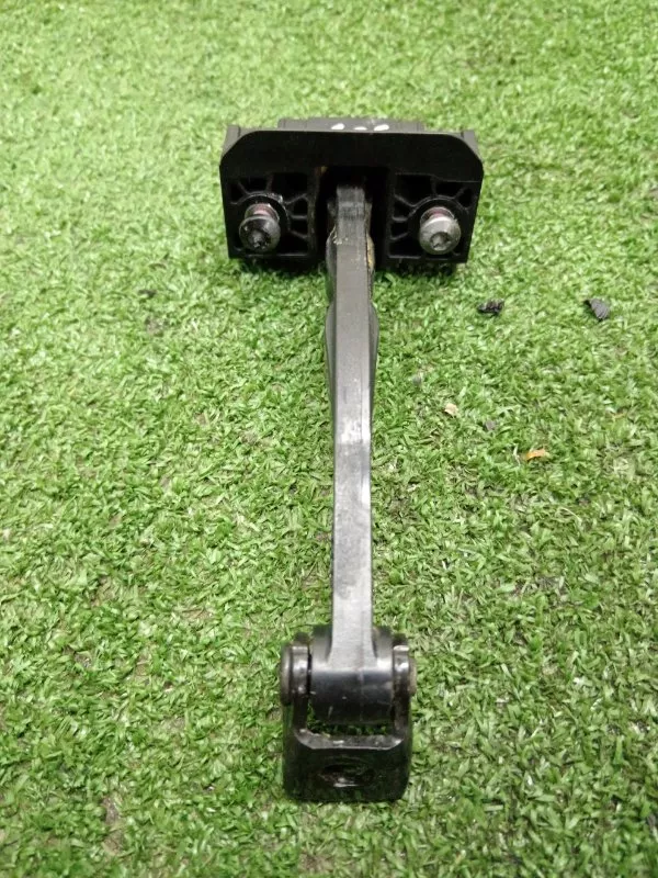 Ограничитель двери