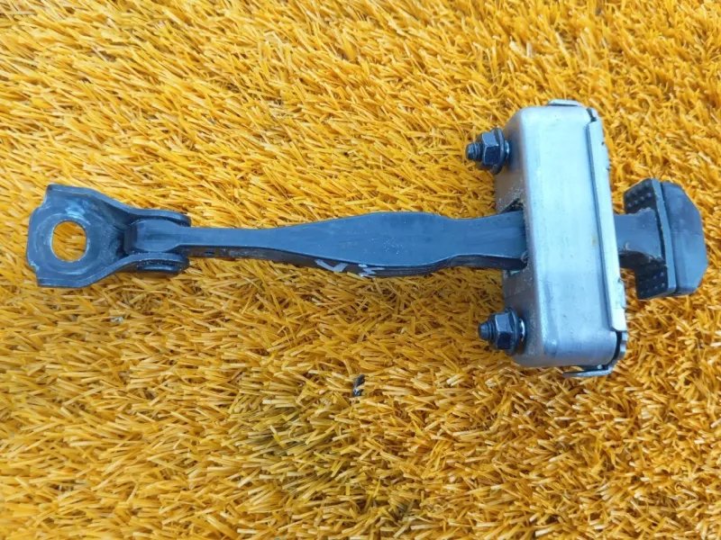 Ограничитель двери