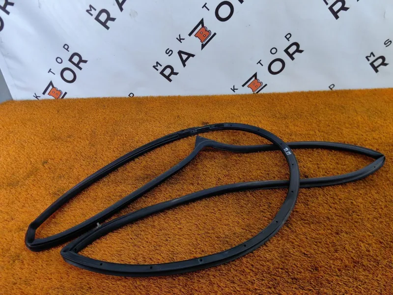 Уплотнитель двери