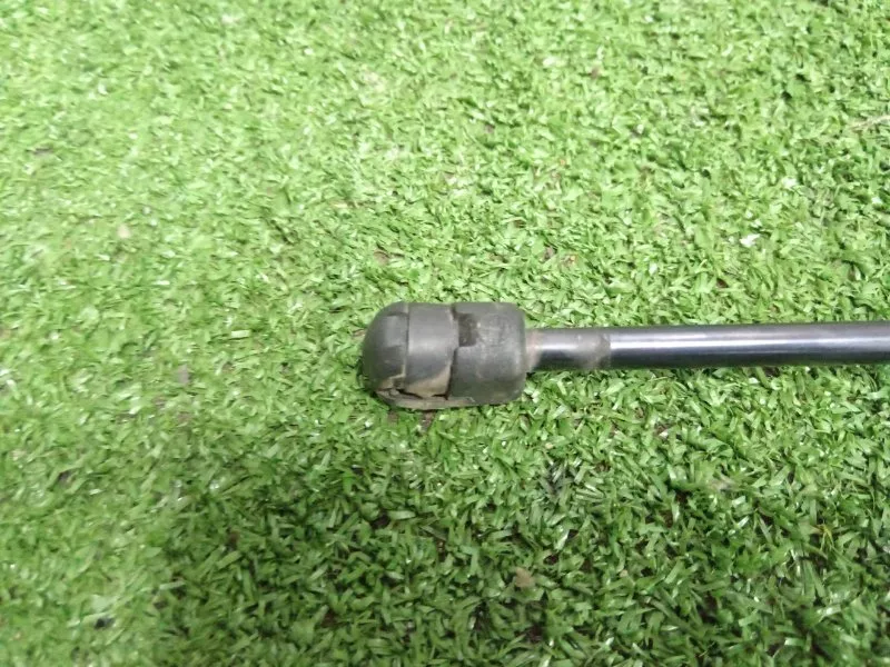 Амортизатор багажника