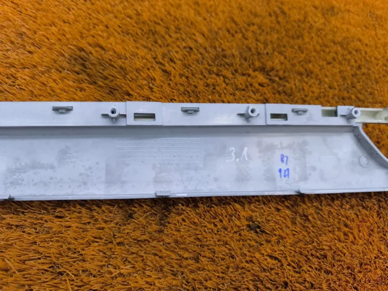 Молдинг двери