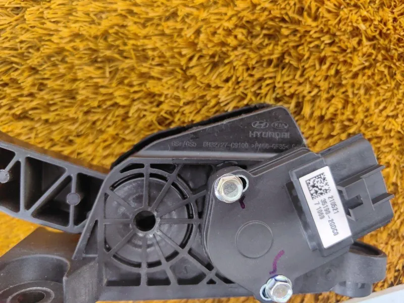 Педаль газа