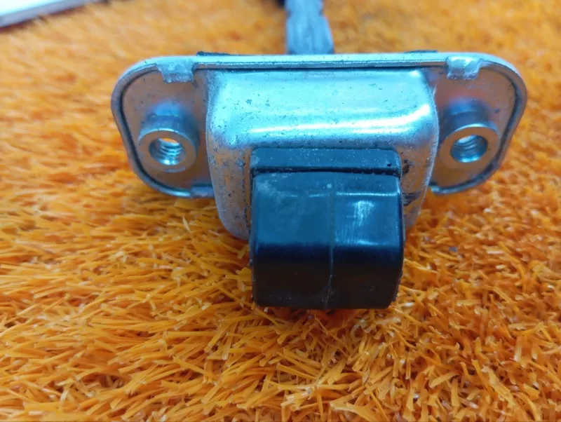 Ограничитель двери