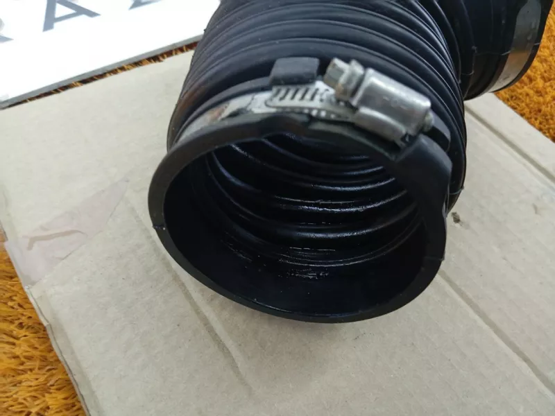 Патрубок воздушного фильтра