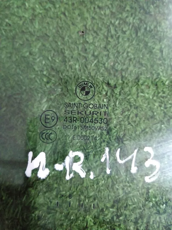 Стекло двери BMW X5 2008 51337137014 E70, переднее правое