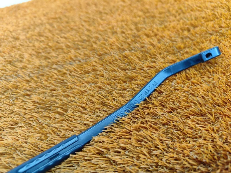 поводок стеклоочистителя