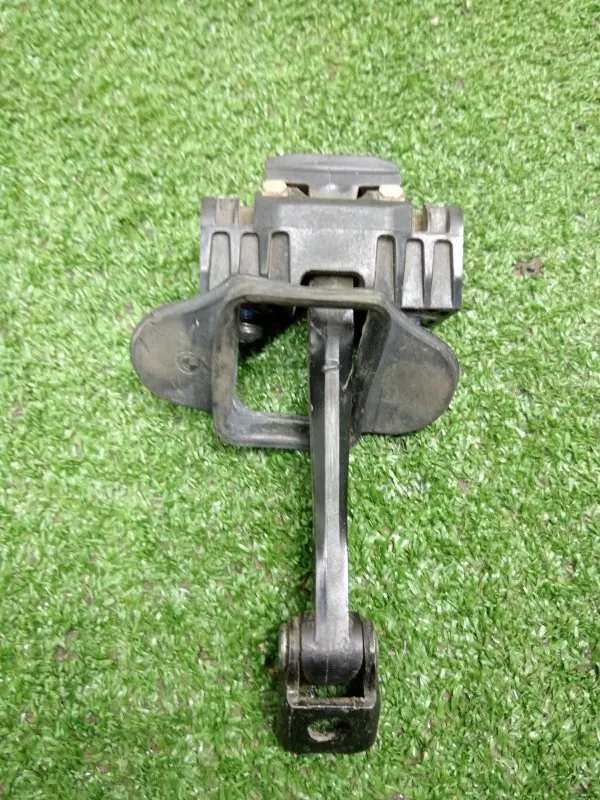 Ограничитель двери