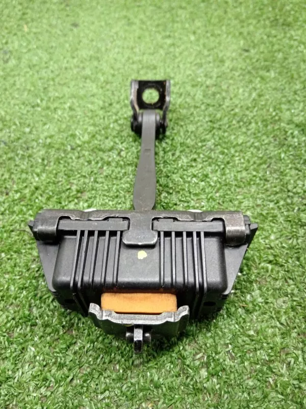 Ограничитель двери