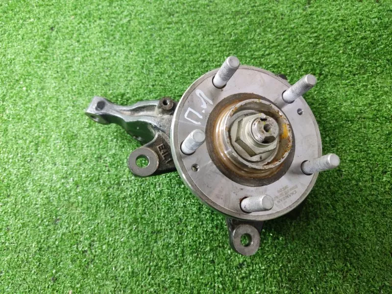 Кулак поворотный