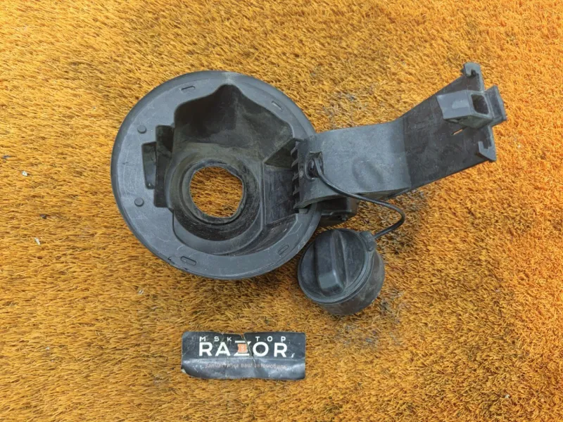 Лючок Бензобака