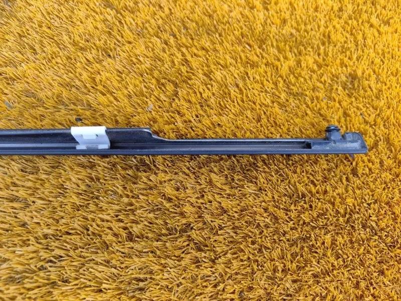 Уплотнитель стекла двери