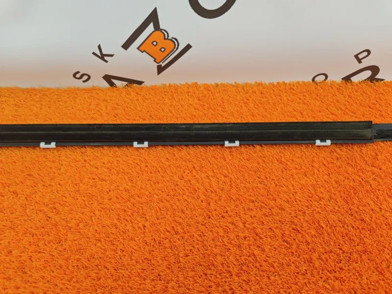 Молдинг стекла