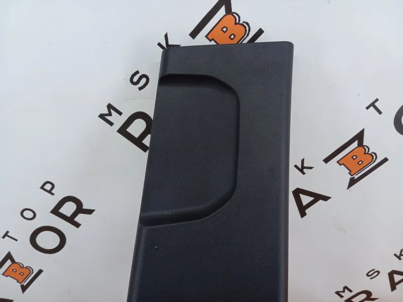 Обшивка центральной стойки