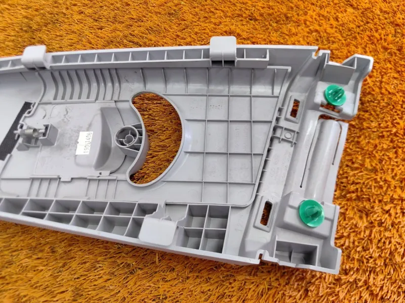 Обшивка центральной стойки