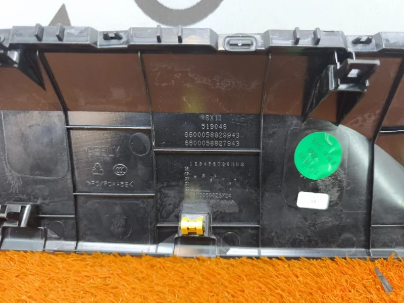 Декоративная накладка торпедо