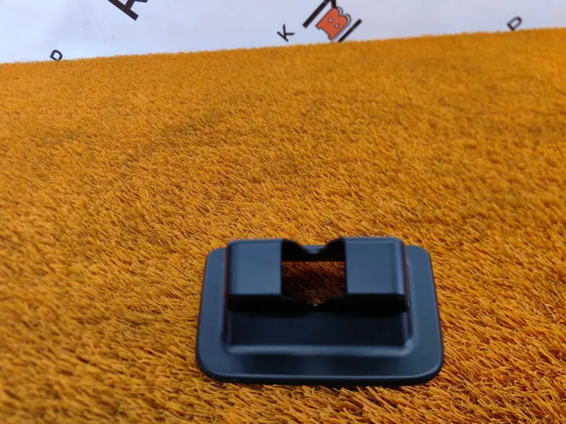 Накладка замка багажника