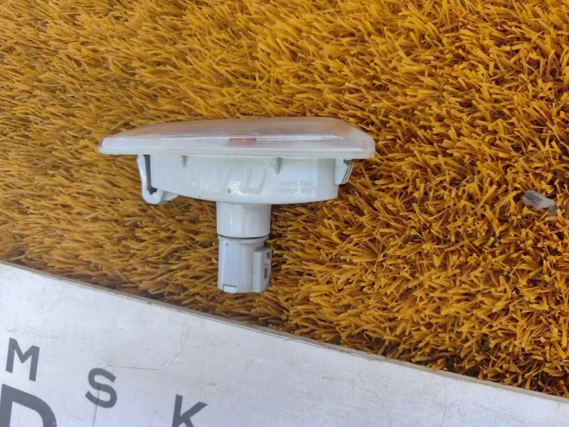 Повторитель поворота в крыло